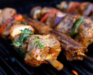 Сезон шашлыков начался! «Кызыл Жар» предлагает доставку шашлыков! 