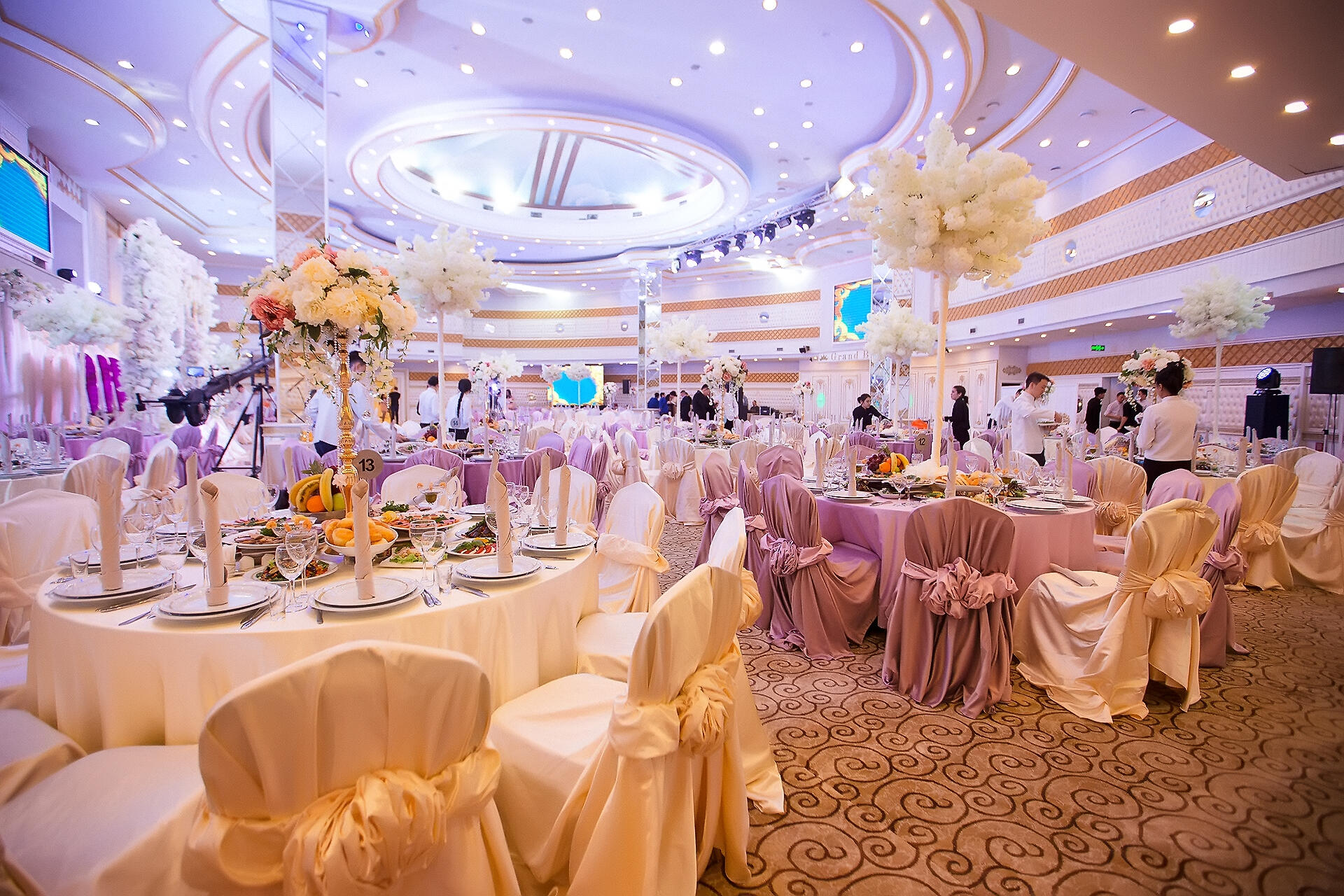 Банкетный. Банкетный зал Grand Ballroom. Банкетный зал Гранд Баллрум. 