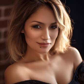 Диана Самыкен в «Музкафе»