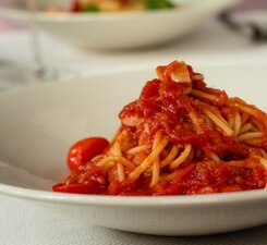 Спагетти помадоро